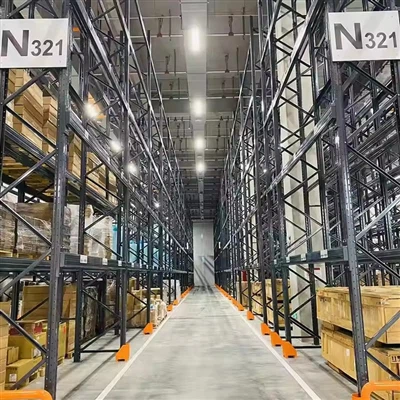 Vad är OEM Warehouse Racking Heavy Duty Scale Cold Storage Drive i Rack Type ...